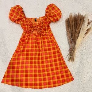 Puffed-sleeve dress from H&M.